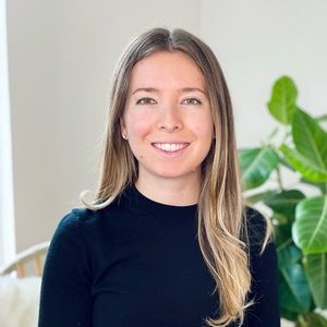 Meet your Posher, Adrienne